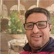 Profesor con mucha experiencia imparte clases para todos los niveles, desde primaria hasta Bachillerato